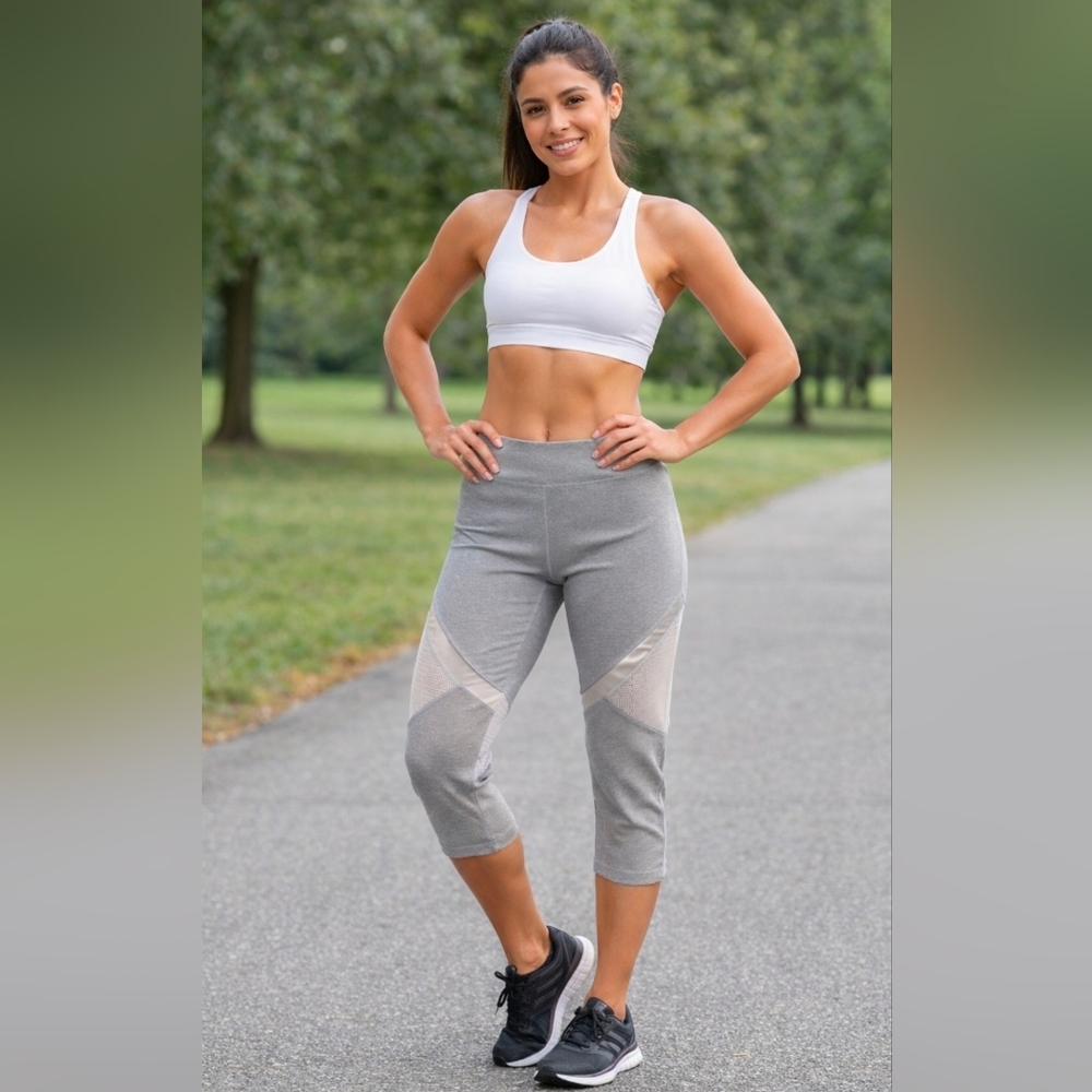 Gottex Gray and Cream Capri Leggings
